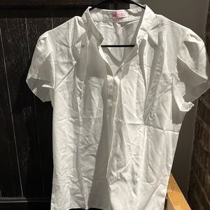 NWOT Women’s pull over white blouse